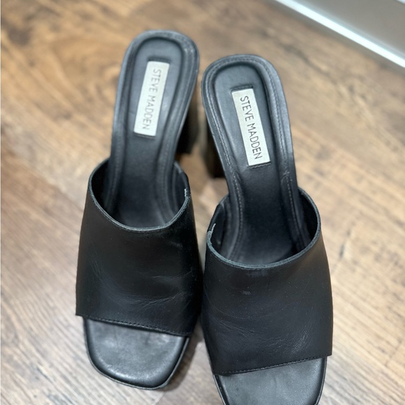 Steve Madden Black Platform Mules - Picture 2 of 6